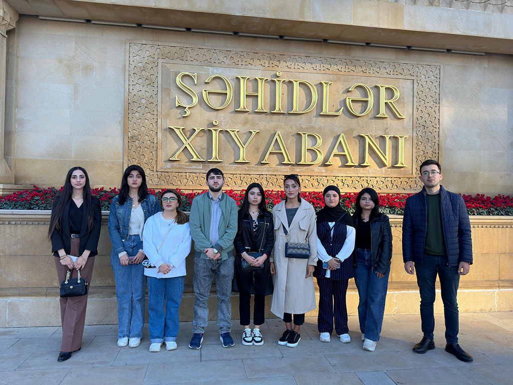 BAAU-nun tələbələri İkinci Fəxri Xiyaban və Şəhidlər Xiyabanında təmizlik aksiyası keçirib