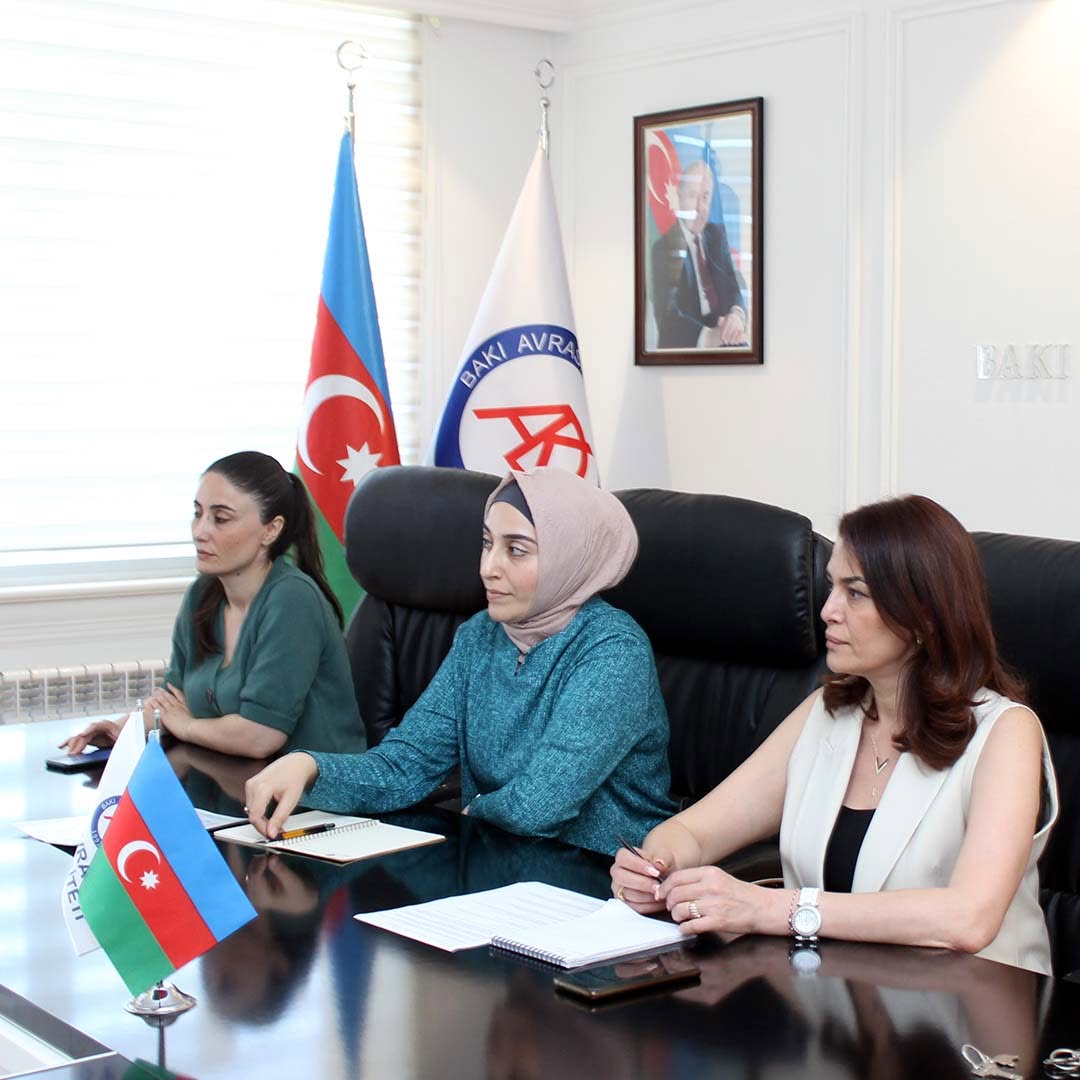 Universitetimizdə beynəlxalq akademik mübadilə təcrübəsi müzakirə olunub