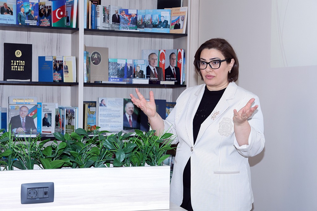 BAAU-da “SDG Həftəsi” çərçivəsində “Süni intellekt və dilçilikdə yeni imkanlar” mövzusunda tədbir ke