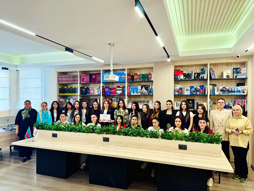 BAAU-da “SDG Həftəsi” çərçivəsində Yaşar Kamalın “Dəniz küsdü” romanının müzakirəsi keçirilib