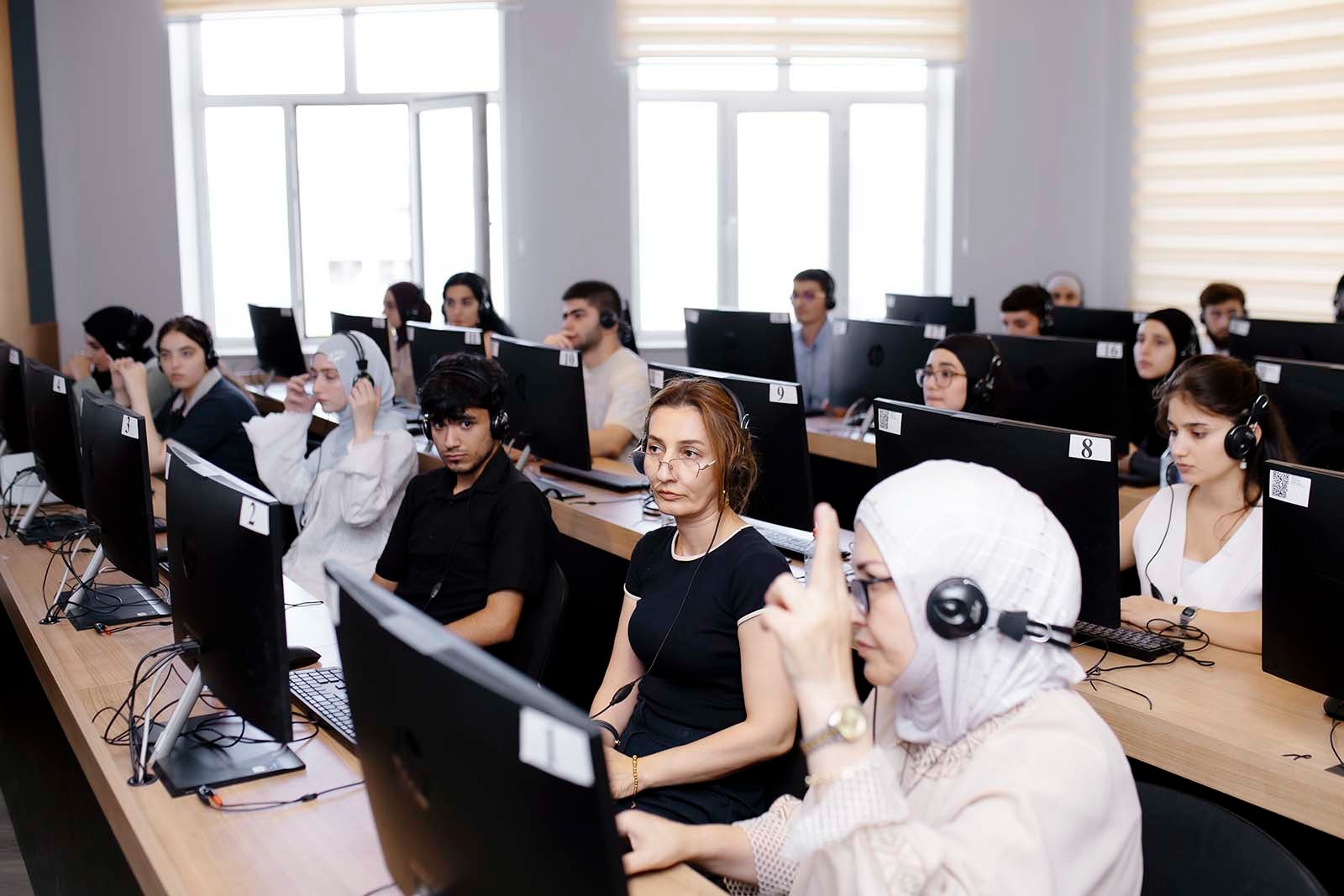 Kral Salman adına Beynəlxalq Ərəb Dili Akademiyasının “Həmzə” imtahanı keçirilib