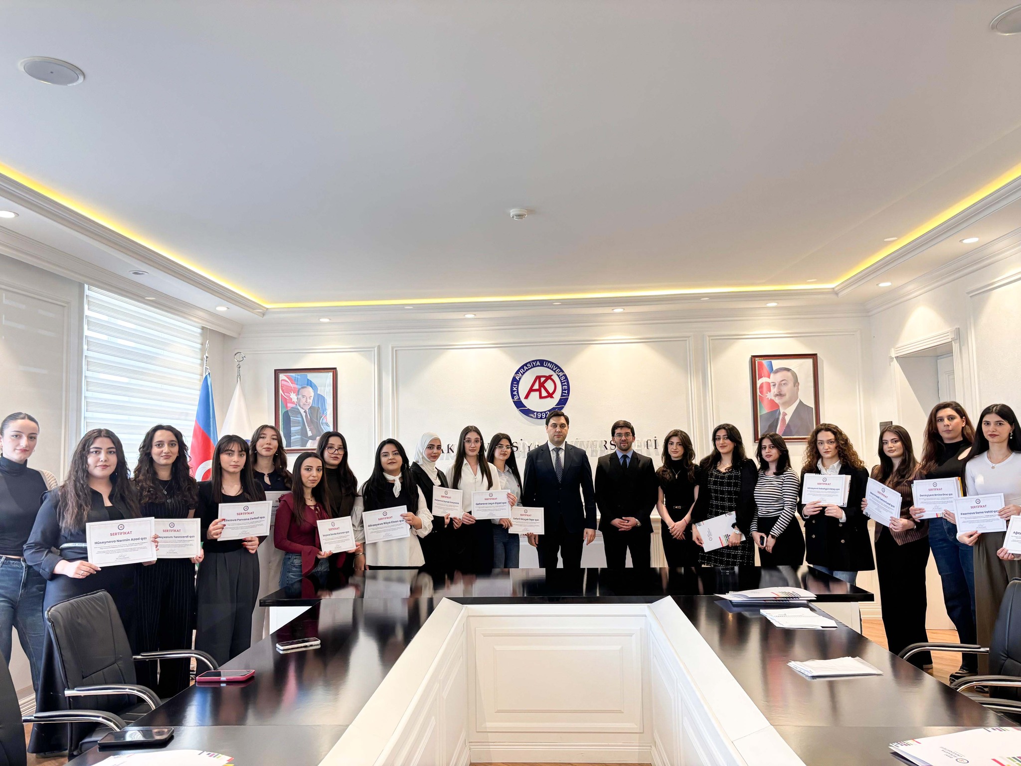 Universitetin “II - Könüllü Təcrübə Proqramı”nın iştirakçılarına  sertifikatlar təqdim olunub