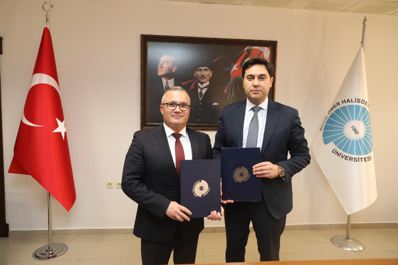 BAAU və Komrat Dövlət Universiteti arasında Əməkdaşlıq Memorandumu imzalanıb