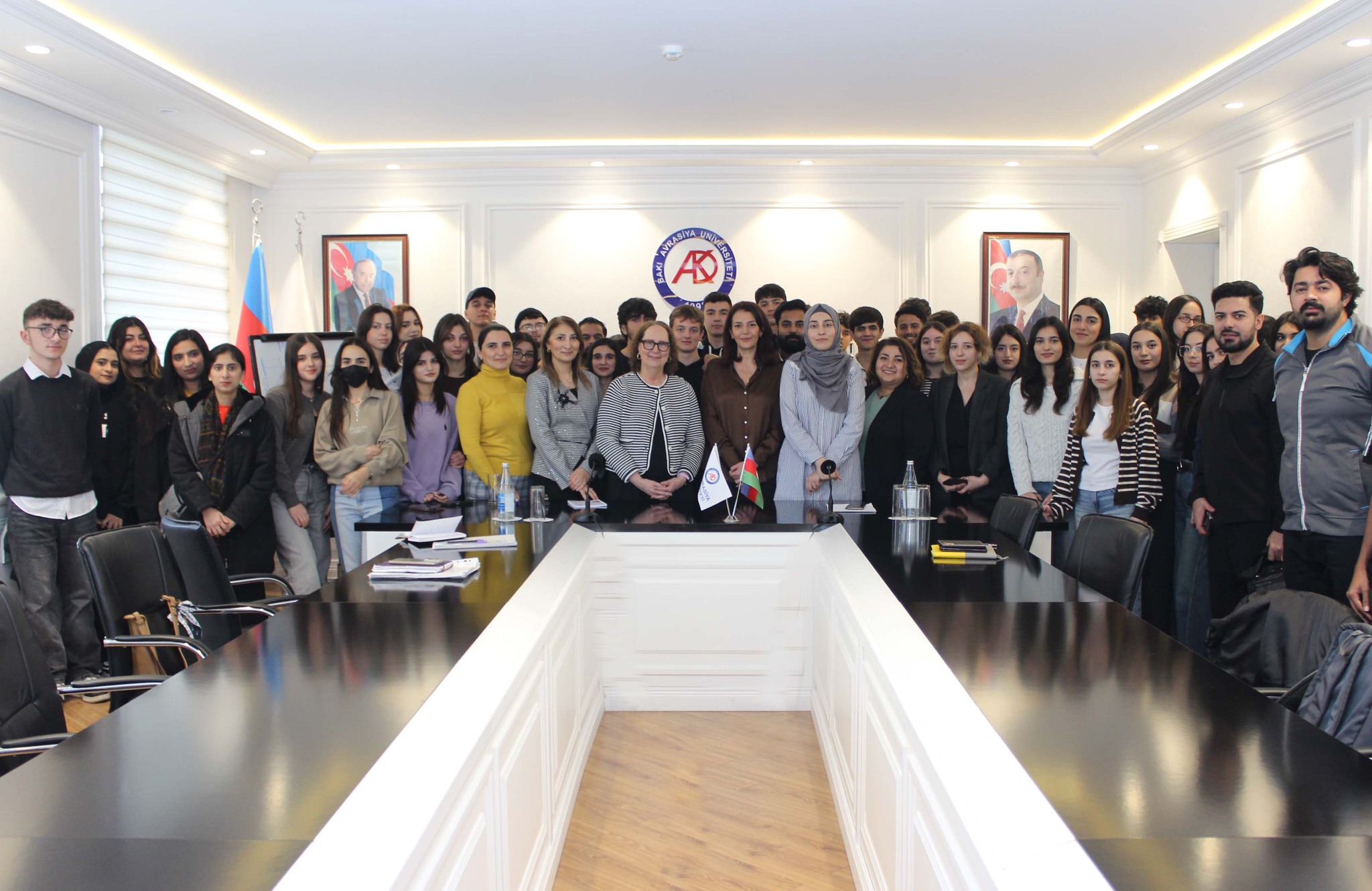 BAAU-da Minnesota Dövlət Universitetinin professoru Elizabeth J. Sandell ilə seminar təşkil olunub