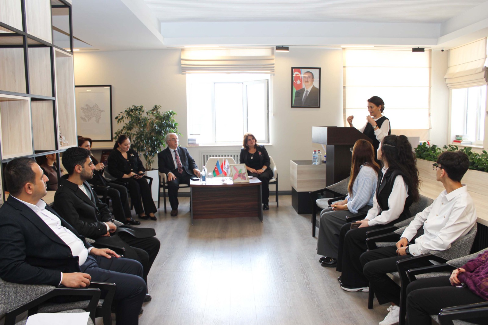 Bakı Avrasiya Universitetində “Tarixə yazılan qürur” adlı dəyirmi masa keçirilib