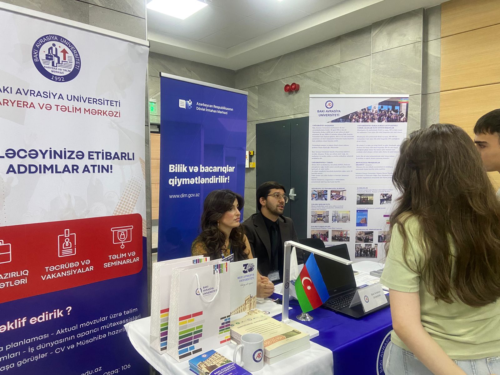 Bakı Avrasiya Universiteti ali təhsil müəssisələrinin sərgisində iştirak edib