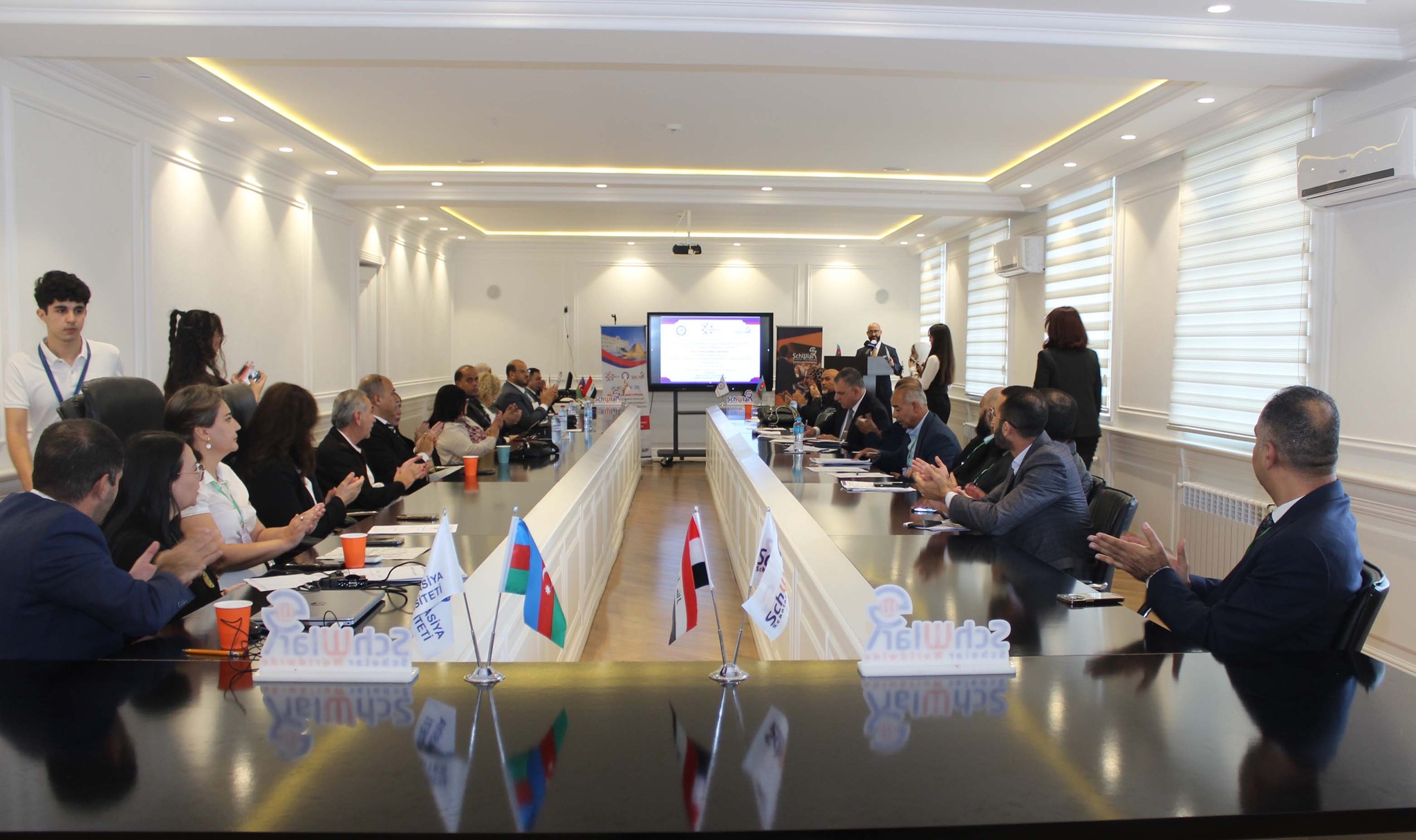 BAAU-da “Tətbiqi və humanitar elmlərin konvergensiyasında süni intellektin rolu” mövzusunda beynəlxalq konfrans başa çatıb