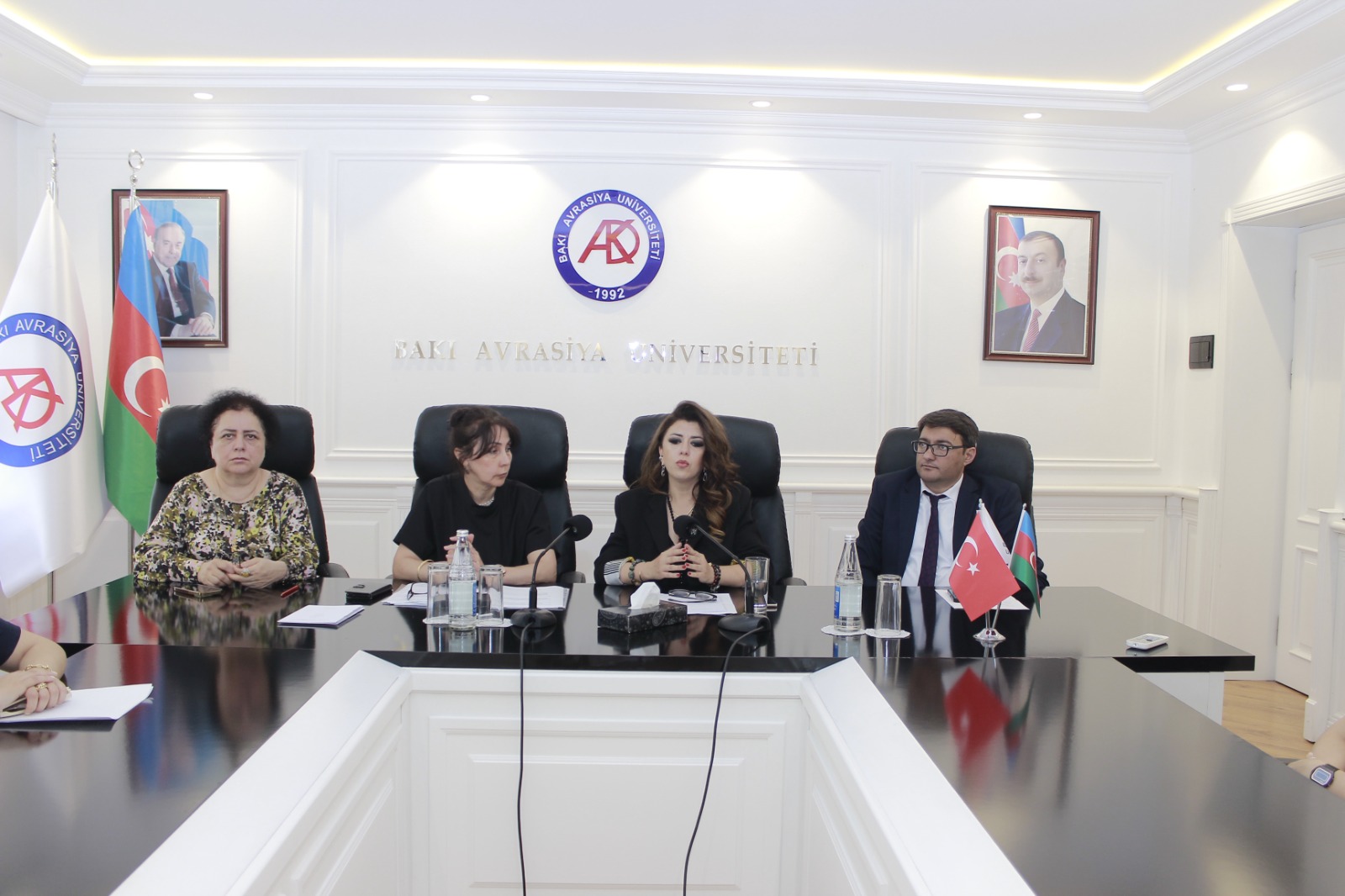 BAAU-da Humanitar fənlər və regionşünaslıq kafedrasının yaz semestrinə dair yekun iclası keçirilib