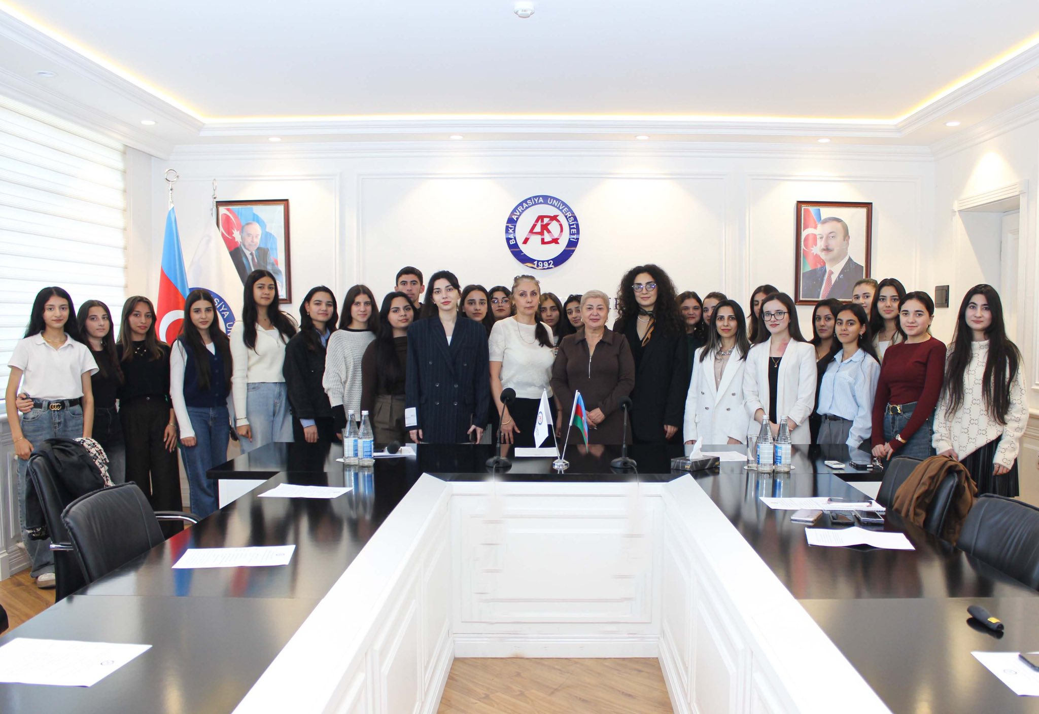 BAAU-da “Uşaqların sosial müdafiəsi – sağlam cəmiyyətin təminatı kimi” mövzusunda dəyirmi masa keçirilib