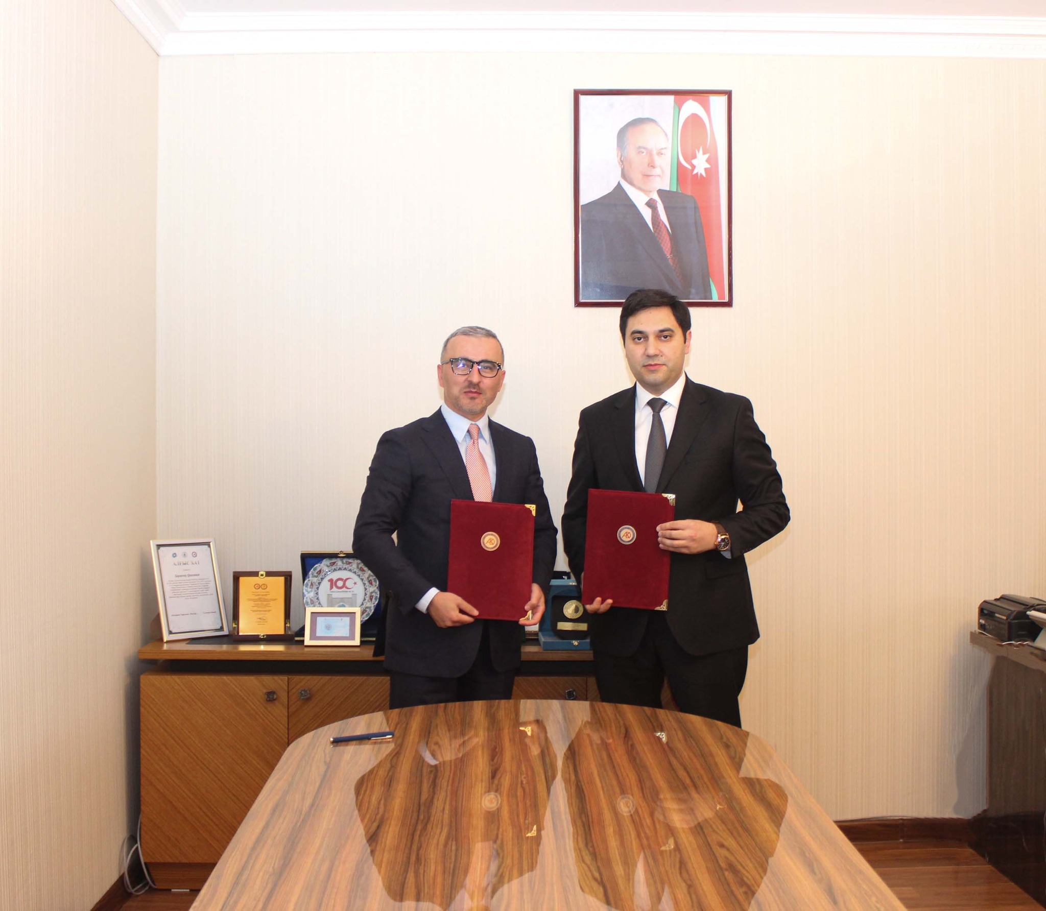 A Memorandum of Understanding on mutual cooperation was signed between Baku Eurasian University (BAAU) and the Chartered Culture and Education Institute (CCEI), based in the United States
