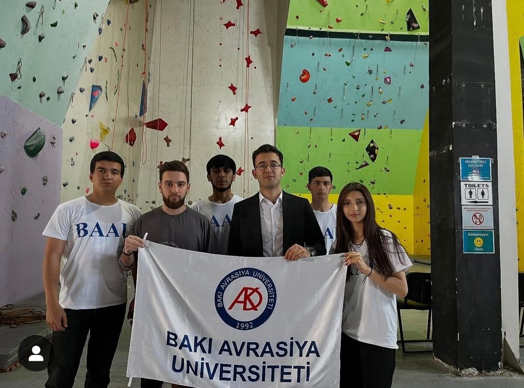 “Towards the Summit” Climbing Project Successfully Organized by BAAU Student Youth Organization