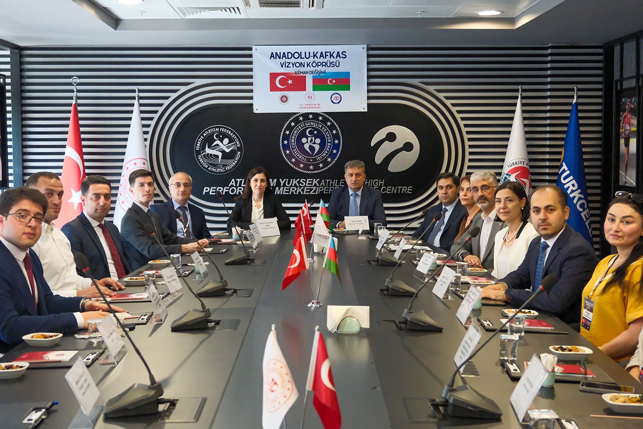 An event held in Izmir within the framework of BAAU’s “Anatolia–Caucasus Vision Bridge” project
